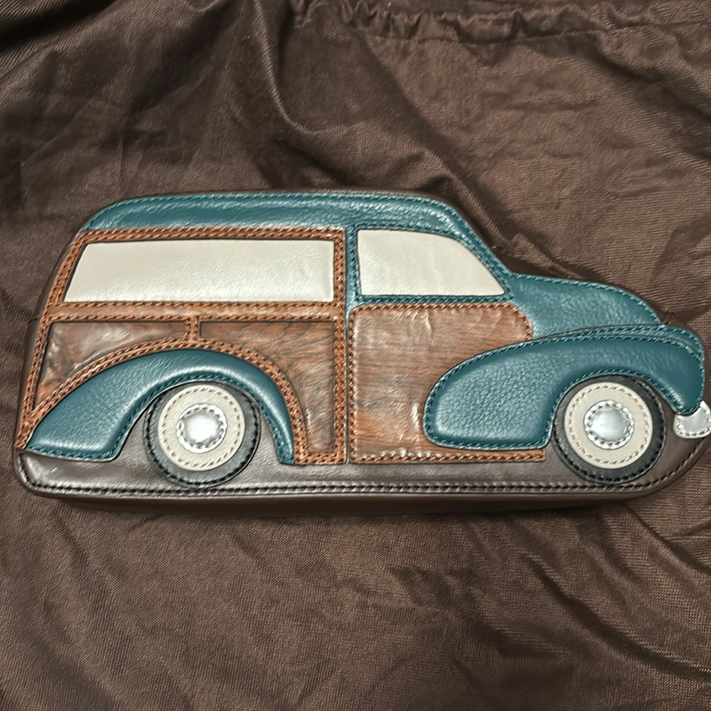 Kate Spade Road-trip Knock on Wood Woody Wagon Car Clutch - Picture 4 of 7
